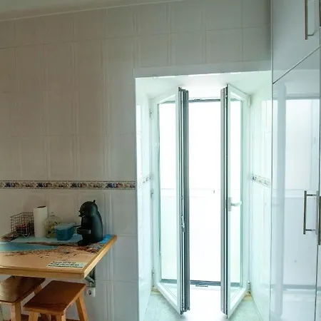 Cosy House In With Sea View