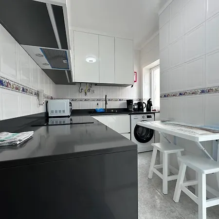 Cosy House In With Sea View Holiday home Nazare